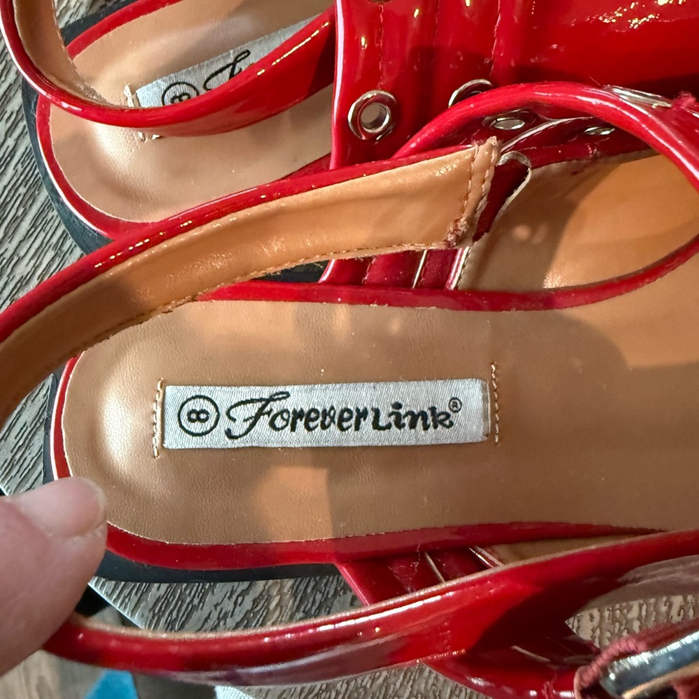 Forever Link Red Heeled Shoes with Buckle Accents New - Picture 9 of 10